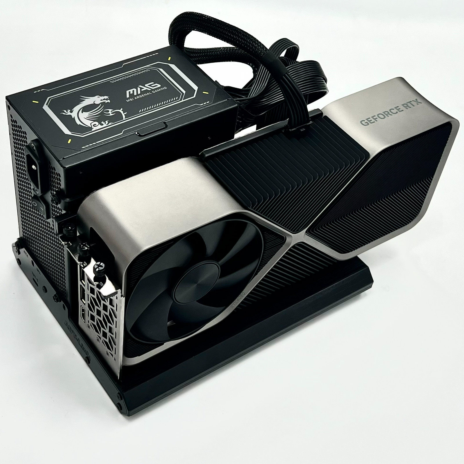 Dock GPU esterno ADT Thunderbo - Thunderbolt 4 External Gpu Enclosure recensione e prezzo